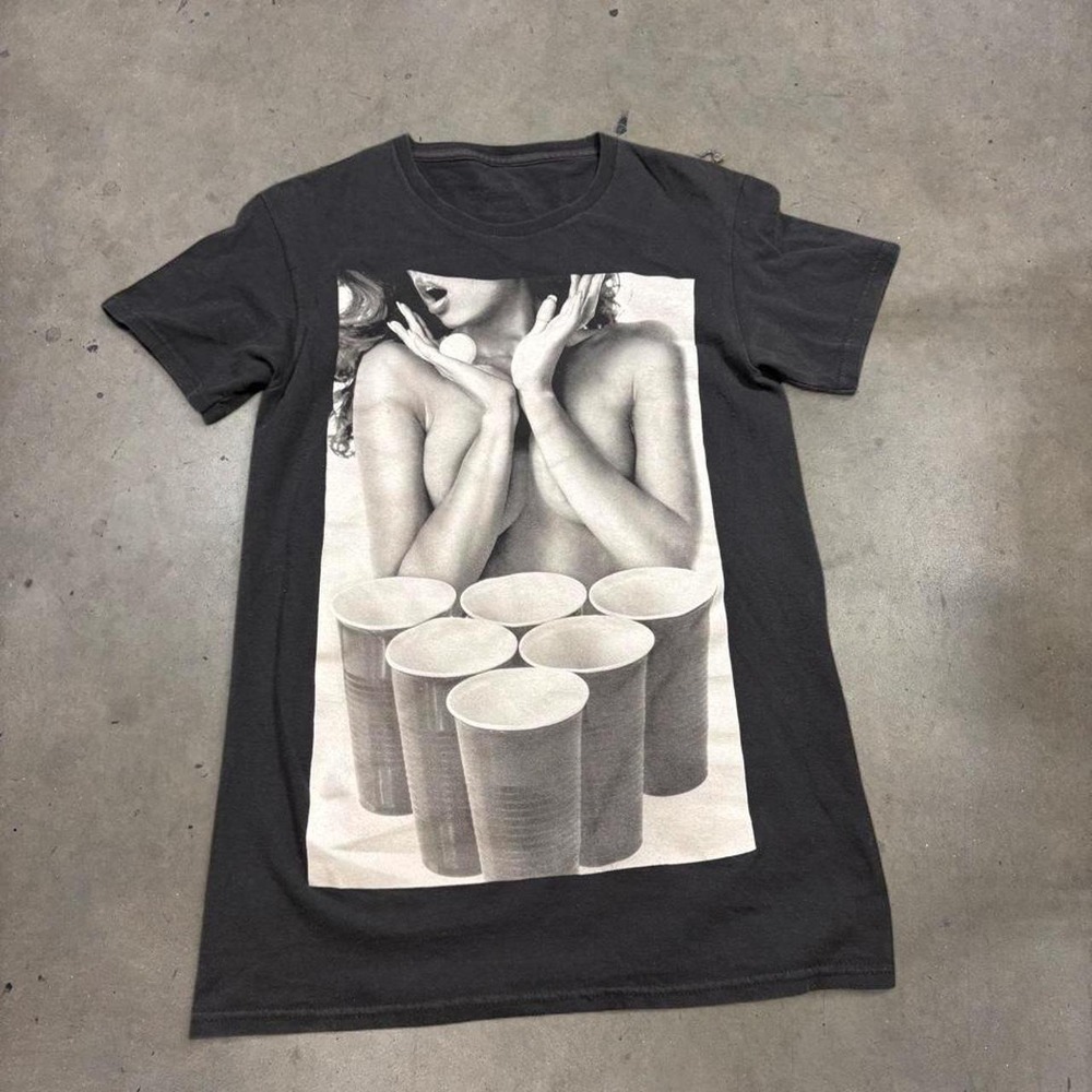 Spencer’s Cup Pong Graphic Black T-Shirt Y2K Streetwear Mens Small